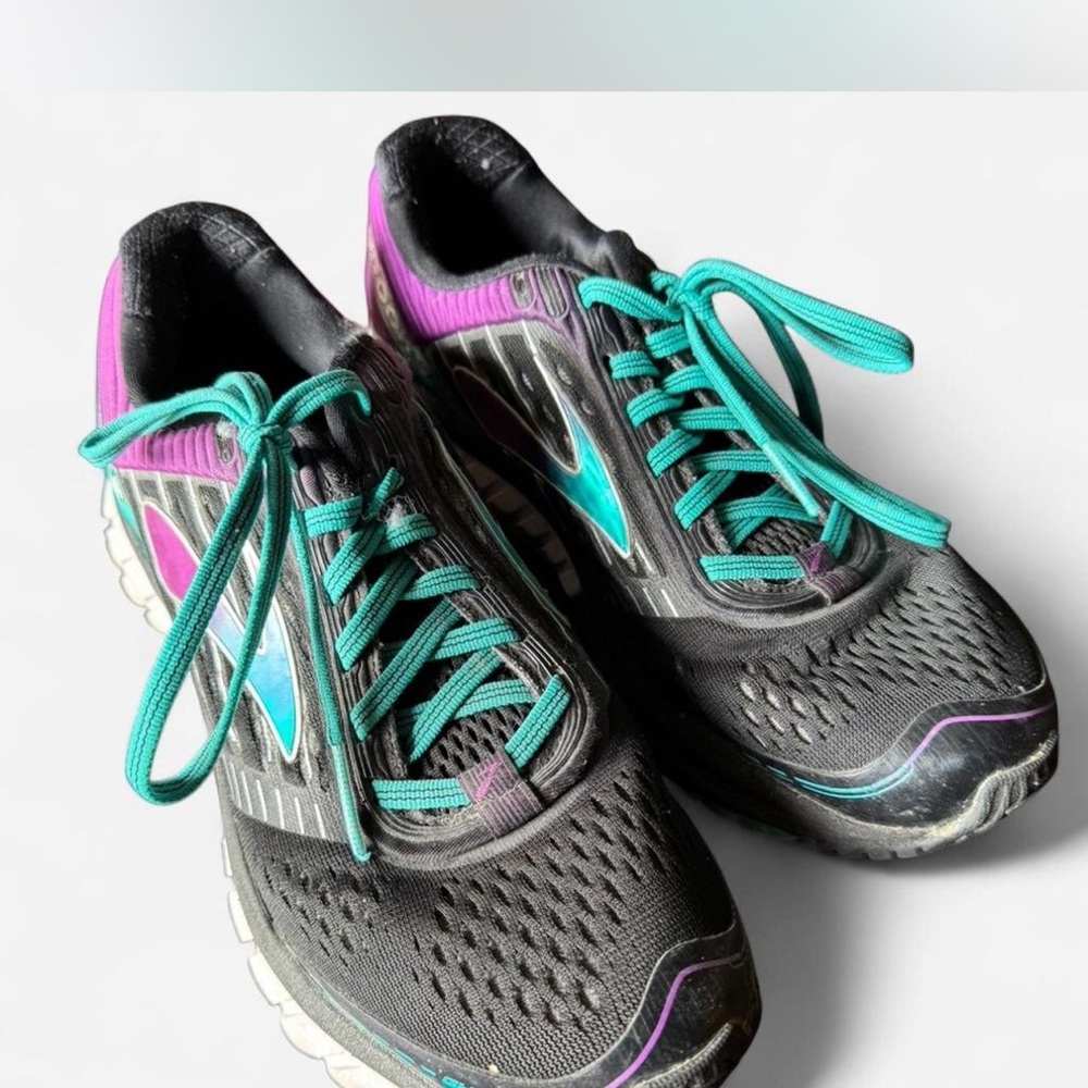 Brooks Women's Black and Teal Running Shoes